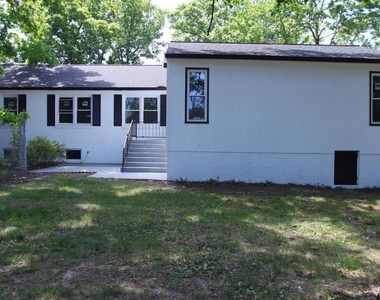 2608 Holly Drive - Photo Thumbnail 3