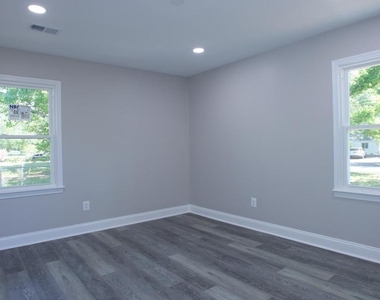 2608 Holly Drive - Photo Thumbnail 14