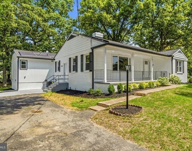 2608 Holly Drive - Photo Thumbnail 2