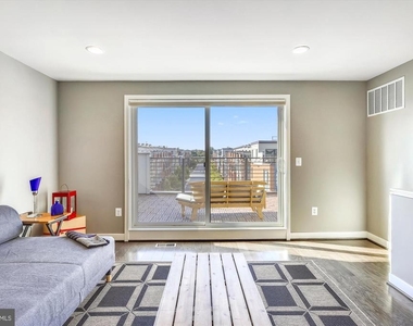 8052 Red Hook - Photo Thumbnail 16