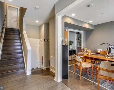 8052 Red Hook - Photo Thumbnail 23