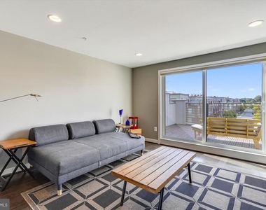 8052 Red Hook - Photo Thumbnail 15