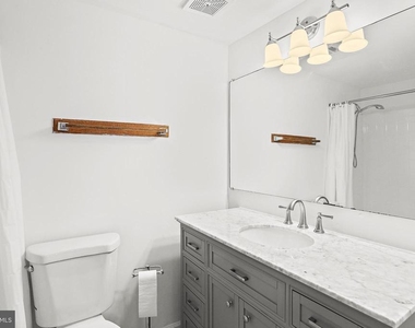 9629 White Acre Road - Photo Thumbnail 5