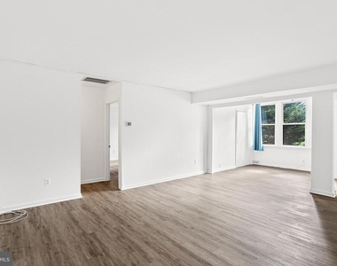 9629 White Acre Road - Photo Thumbnail 2