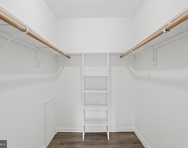 9629 White Acre Road - Photo Thumbnail 8