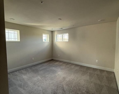 1407 Pinkerton Street - Photo Thumbnail 12
