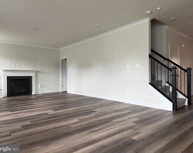 1407 Pinkerton Street - Photo Thumbnail 7
