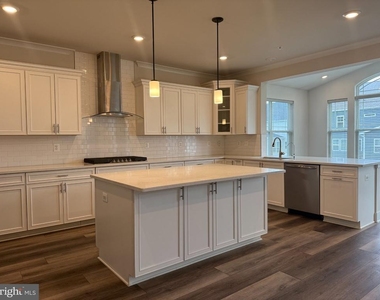 1407 Pinkerton Street - Photo Thumbnail 2