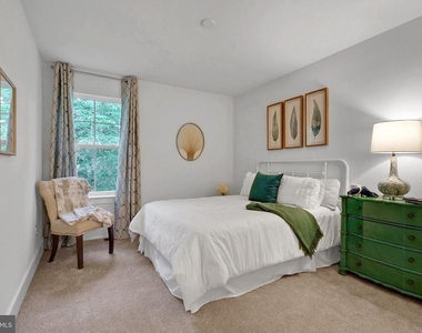 112 Red Rose Court - Photo Thumbnail 4