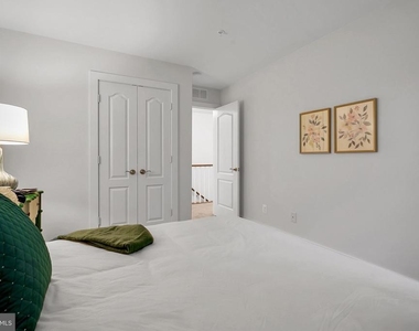 112 Red Rose Court - Photo Thumbnail 5