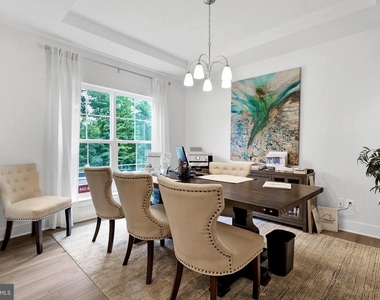 112 Red Rose Court - Photo Thumbnail 2