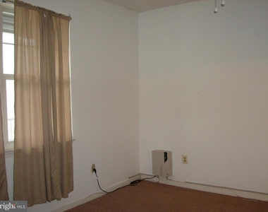 7418 Hindon Circle - Photo Thumbnail 8