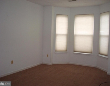 7418 Hindon Circle - Photo Thumbnail 7