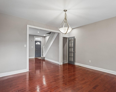 2817 Pelham Avenue - Photo Thumbnail 5