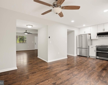 1382 Almond Drive - Photo Thumbnail 11