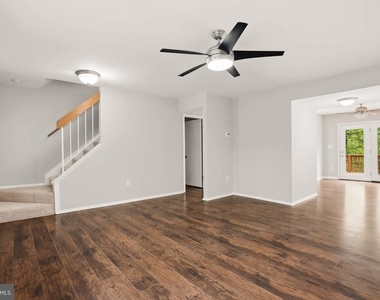 1382 Almond Drive - Photo Thumbnail 6