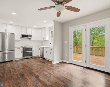 1382 Almond Drive - Photo Thumbnail 10