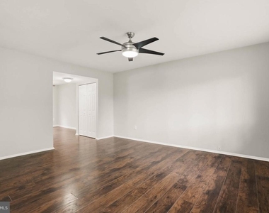 1382 Almond Drive - Photo Thumbnail 7
