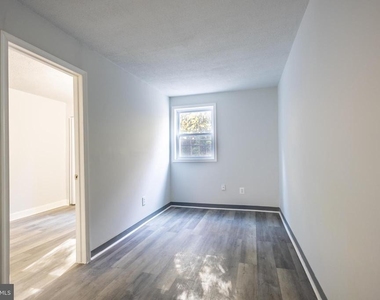 1300 Morris Road Se - Photo Thumbnail 8