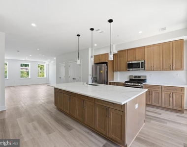 2404 North Capitol Street Nw - Photo Thumbnail 14