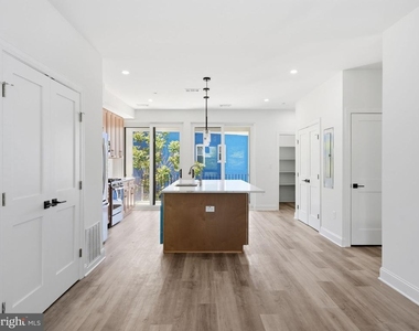 2404 North Capitol Street Nw - Photo Thumbnail 4