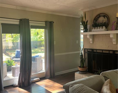 1526 Trevino Drive - Photo Thumbnail 4