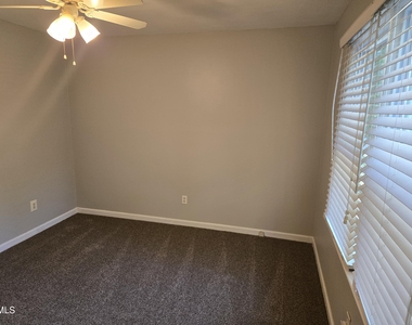 207 Meadow - Photo Thumbnail 9