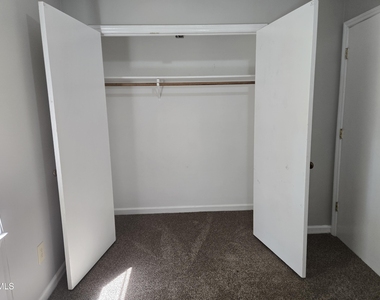 207 Meadow - Photo Thumbnail 11