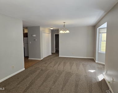 207 Meadow - Photo Thumbnail 2