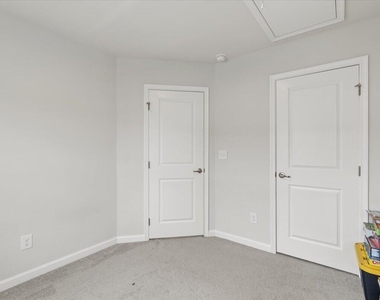 8721 Red Canyon Way - Photo Thumbnail 19