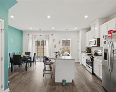 8721 Red Canyon Way - Photo Thumbnail 2