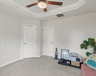 8721 Red Canyon Way - Photo Thumbnail 12