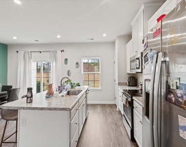 8721 Red Canyon Way - Photo Thumbnail 6