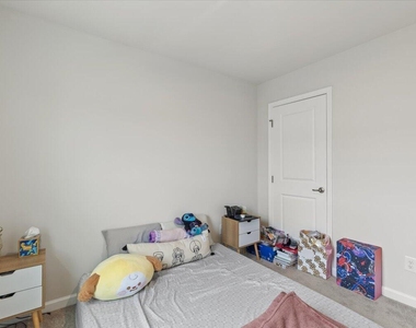 8721 Red Canyon Way - Photo Thumbnail 18