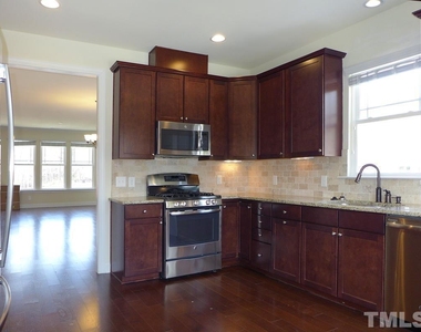 112 Bella Drive - Photo Thumbnail 5
