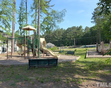 112 Bella Drive - Photo Thumbnail 14