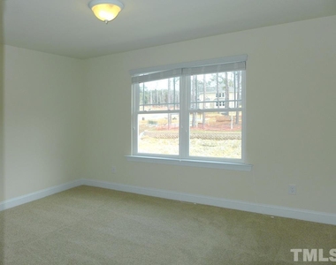 112 Bella Drive - Photo Thumbnail 11
