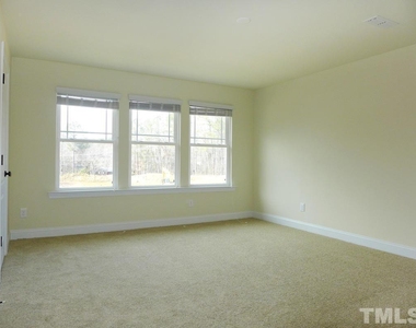 112 Bella Drive - Photo Thumbnail 8