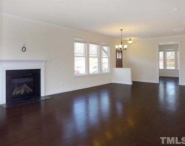 112 Bella Drive - Photo Thumbnail 2
