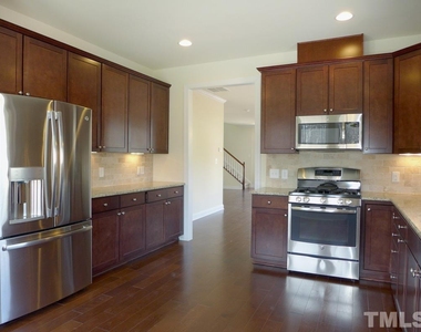112 Bella Drive - Photo Thumbnail 7