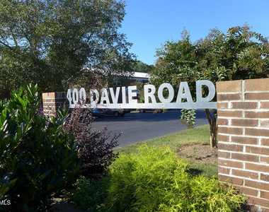 400 Davie Road - Photo Thumbnail 15