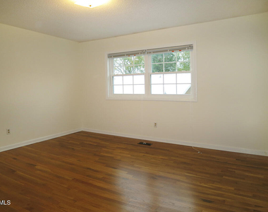 400 Davie Road - Photo Thumbnail 7