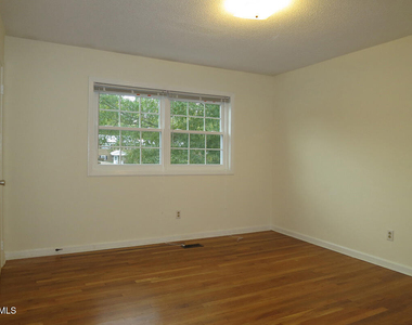 400 Davie Road - Photo Thumbnail 8