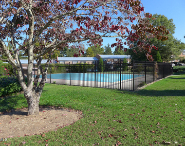 400 Davie Road - Photo Thumbnail 13