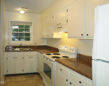 400 Davie Road - Photo Thumbnail 5
