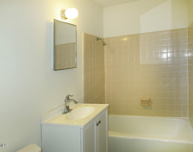 400 Davie Road - Photo Thumbnail 9