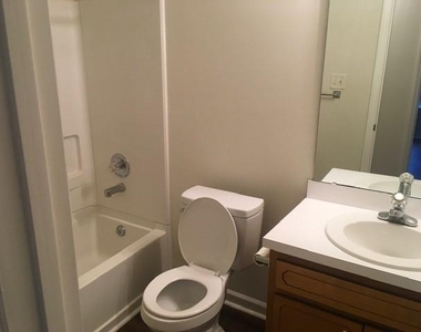 102 Gracie Lane - Photo Thumbnail 10