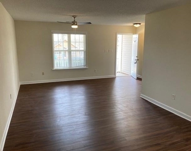 102 Gracie Lane - Photo Thumbnail 1