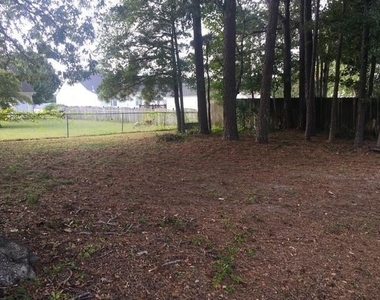 102 Gracie Lane - Photo Thumbnail 12