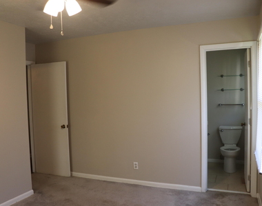 2804 Newark Drive - Photo Thumbnail 5